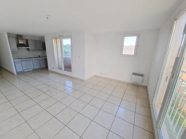 bel appartement T2/T3 avec parking et terrasse avec vue imprenable