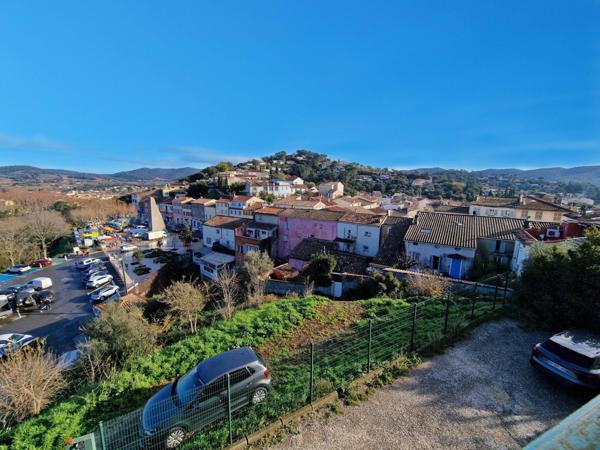 bel appartement T2/T3 avec parking et terrasse avec vue imprenable