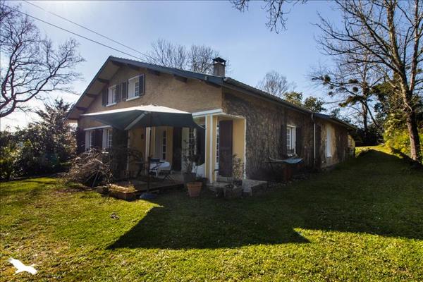 Maison à vendre |  Salies-de-Béarn |  6 pièces | 180 m²