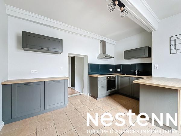 A vendre : Charmante maison de village avec cour intérieure LA ROCHE VINEUSE