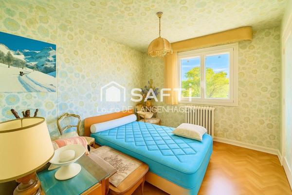 Maison de ville avec sous-sol complet et jardin