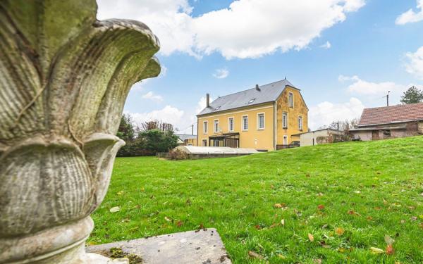 Maison à vendre    8 pièces •  Bruyères-et-Montbérault