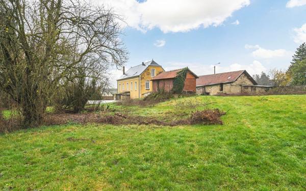 Maison à vendre    8 pièces •  Bruyères-et-Montbérault