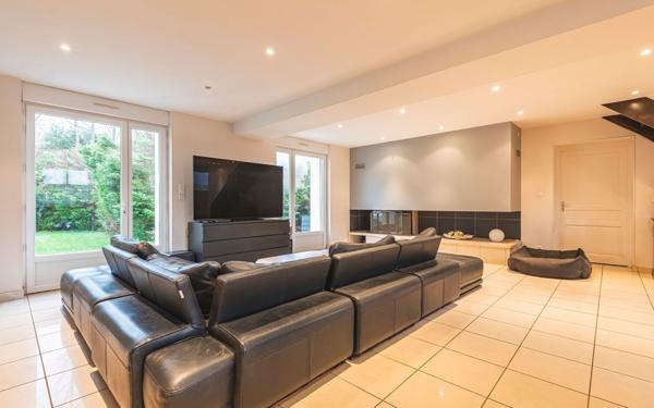 Maison à vendre    8 pièces •  Bruyères-et-Montbérault