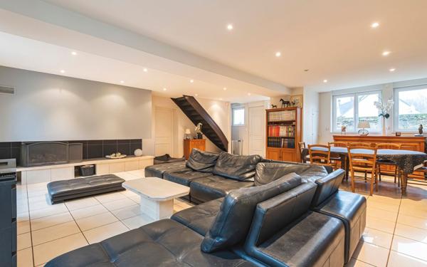 Maison à vendre    8 pièces •  Bruyères-et-Montbérault