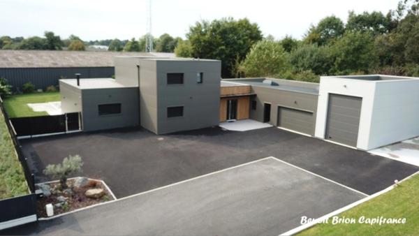 Maison contemporaine de 200 m² avec piscine, sur un terrain de 1300 m²