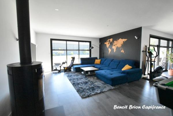 Maison contemporaine de 200 m² avec piscine, sur un terrain de 1300 m²