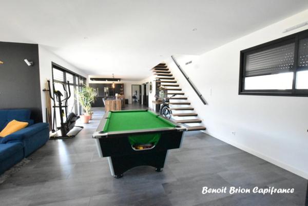 Maison contemporaine de 200 m² avec piscine, sur un terrain de 1300 m²