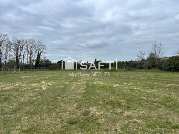 Terrain à bâtir de 2 021 m² situé à Gizeux, dans un environnement calme et verdoyant, idéal pour concrétiser votre projet de maison à la campagne