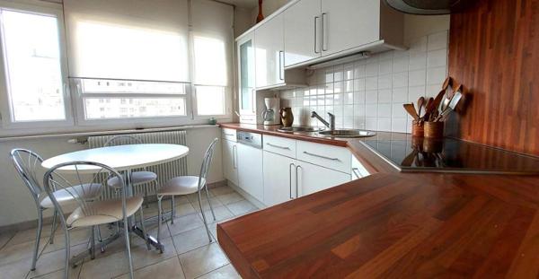 APPARTEMENT PLACE DU MARÉCHAL LECLERC 
