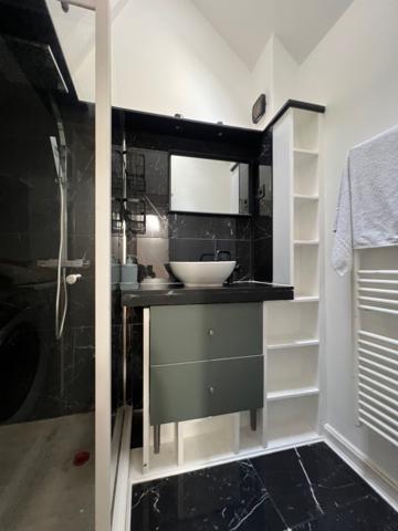 Batignolles - Deux maisons loft duplex autour d'une terrasse !