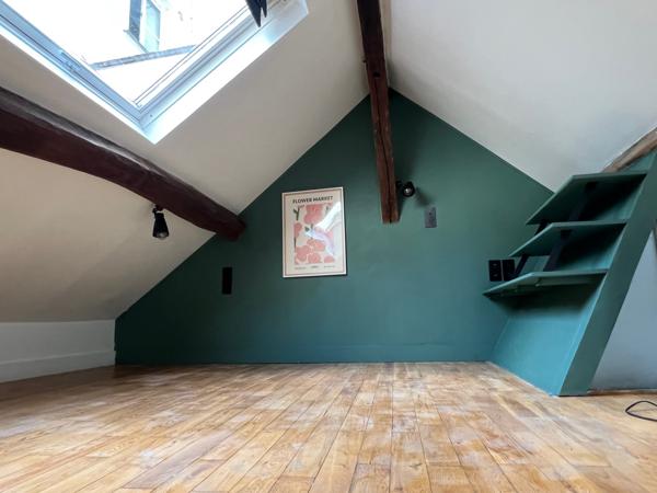 Batignolles - Deux maisons loft duplex autour d'une terrasse !