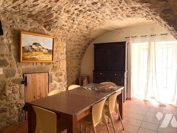 A VENDRE MAISON DE VILLAGE avec TROPEZIENNE A 10MN D'UZES 