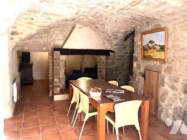 A VENDRE MAISON DE VILLAGE avec TROPEZIENNE A 10MN D'UZES 