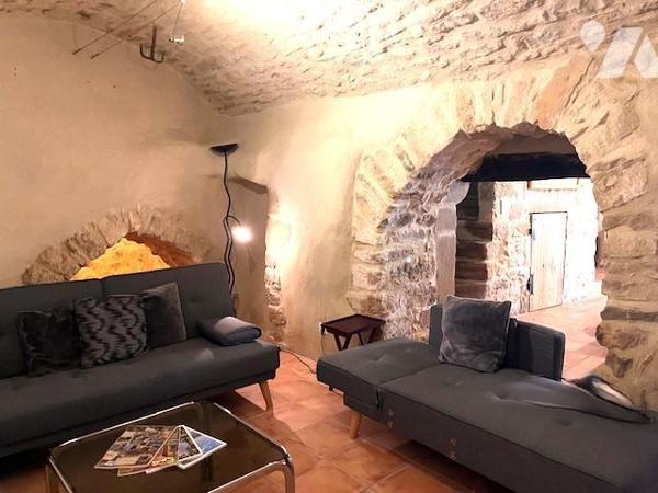 A VENDRE MAISON DE VILLAGE avec TROPEZIENNE A 10MN D'UZES 