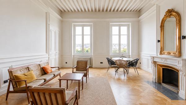 Appartement
         2 pièces
        - 60 m² Bien prestige 417 000 € *