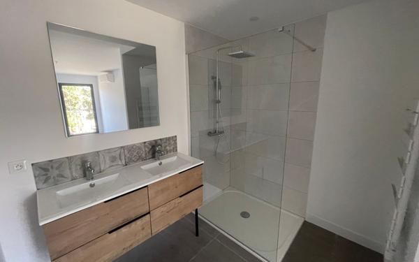 Appartement à vendre    4 pièces • 102 m2 Sanary-sur-Mer