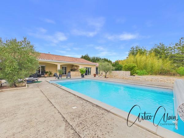 Maison de plain-pied 200 m² avec appartement indépendant et piscine