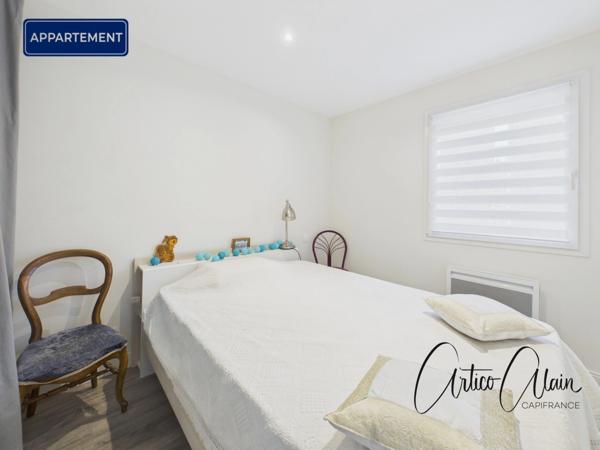 Maison de plain-pied 200 m² avec appartement indépendant et piscine
