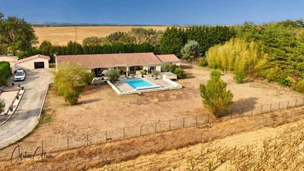 Maison de plain-pied 200 m² avec appartement indépendant et piscine