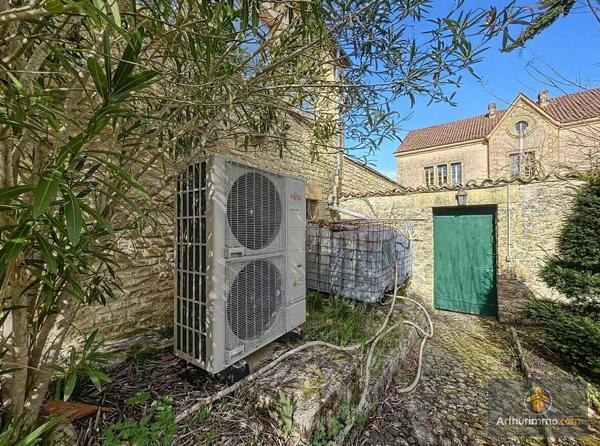 Vente                                                      Propriété
                        
                                         326 m2                     à Pays-de-Belvès
