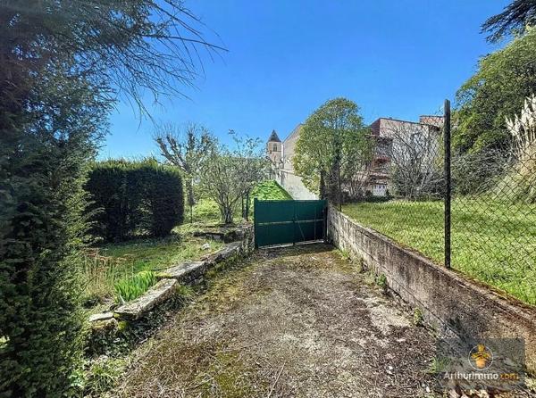 Vente                                                      Propriété
                        
                                         326 m2                     à Pays-de-Belvès