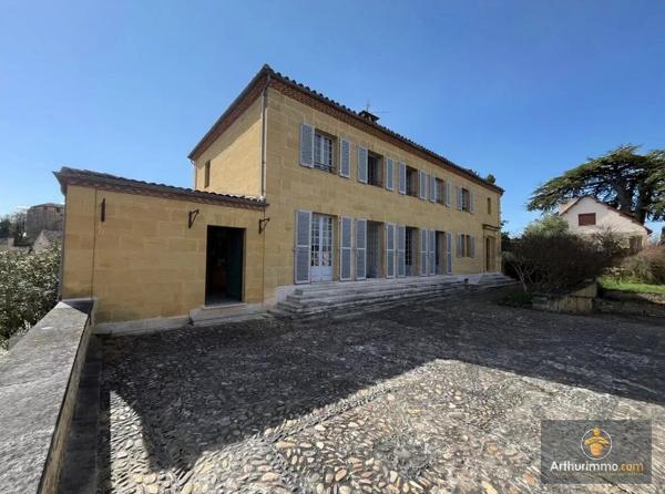 Vente                                                      Propriété
                        
                                         326 m2                     à Pays-de-Belvès