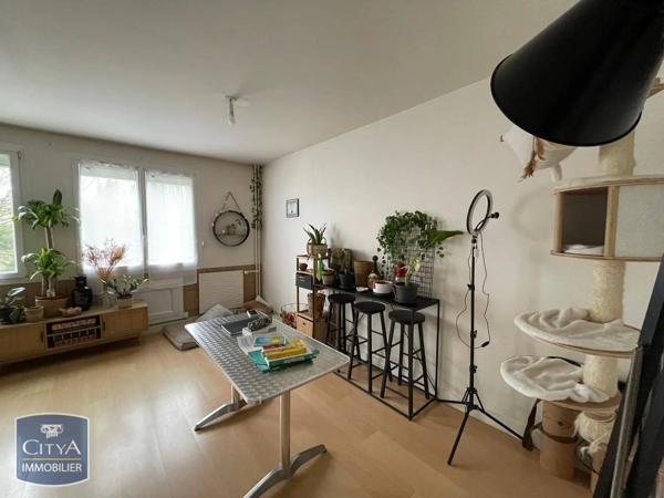 Appartement à louer 4 pièces 84m² Le Mans (72000)