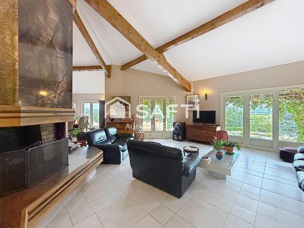Villa avec piscine dans un cadre exceptionnel