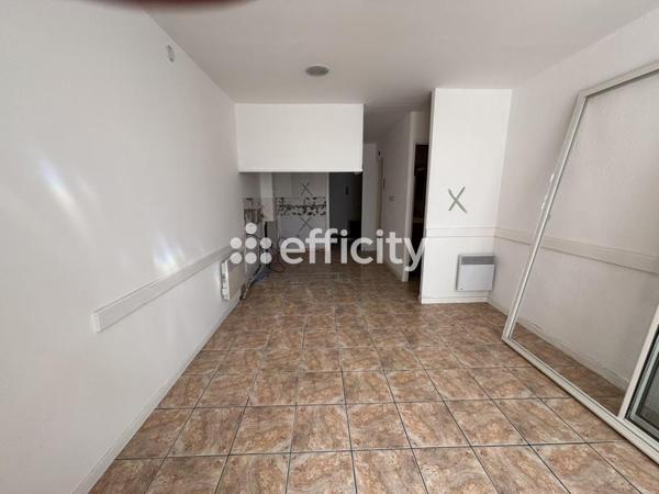 Local Commercial
         1 pièce
        - 36 m² Exclusivité 95 000 € *