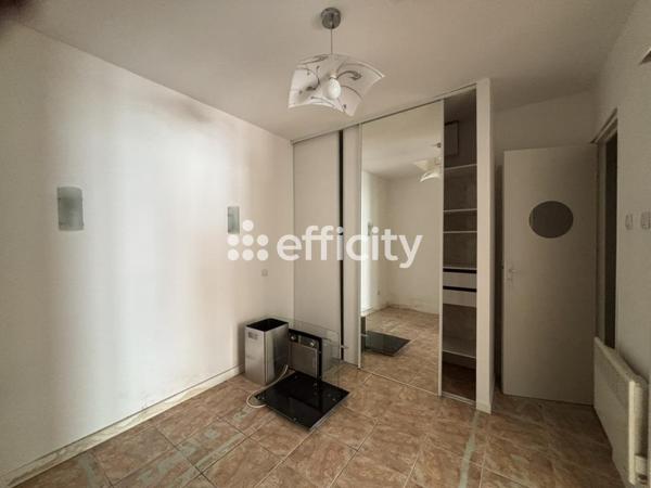 Local Commercial
         1 pièce
        - 36 m² Exclusivité 95 000 € *