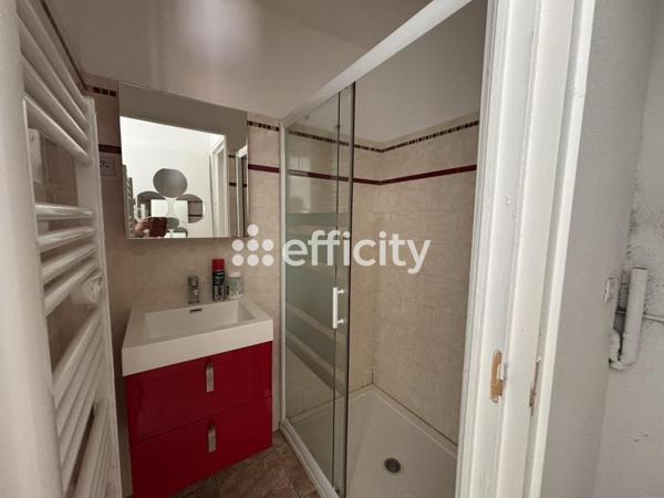 Local Commercial
         1 pièce
        - 36 m² Exclusivité 95 000 € *