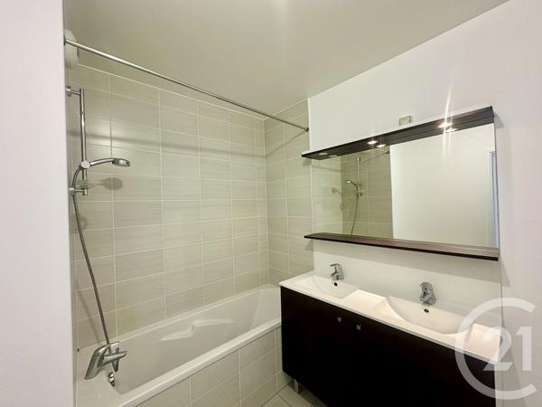 Appartement F3 à vendre  3 pièces - 61 m2 ST PIERRE DU PERRAY - 91