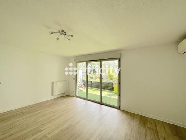 Appartement
         3 pièces
        - 70 m² Exclusivité 330 000 € *
