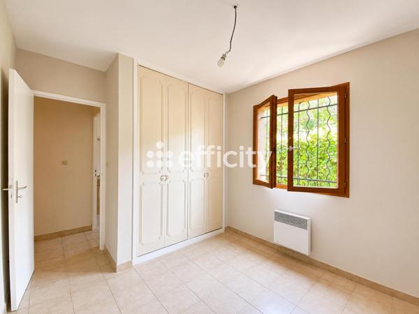 Maison
         3 pièces
        - 76 m² 296 000 € *