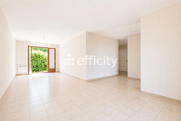 Maison
         3 pièces
        - 76 m² 296 000 € *