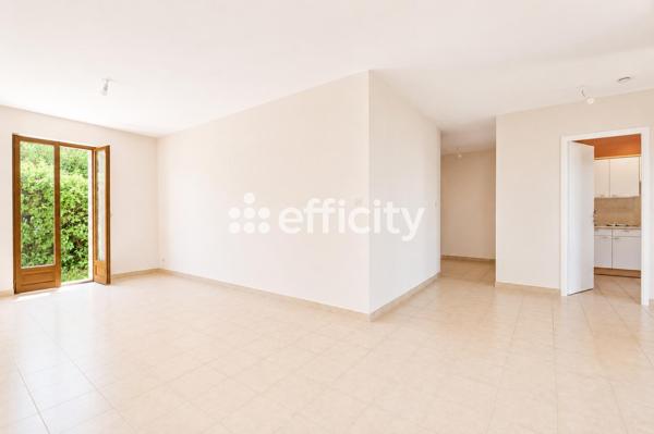 Maison
         3 pièces
        - 76 m² 296 000 € *