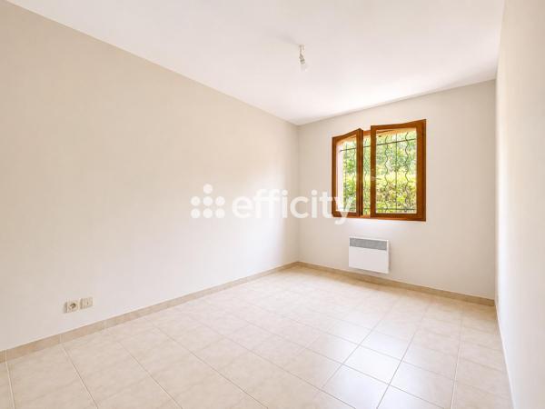 Maison
         3 pièces
        - 76 m² 296 000 € *