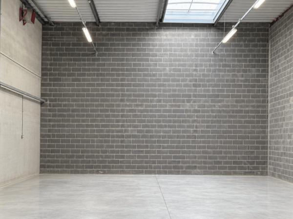 BONDUES - Hangar neuf de 200m² dont un bureau climatisé de 50m²