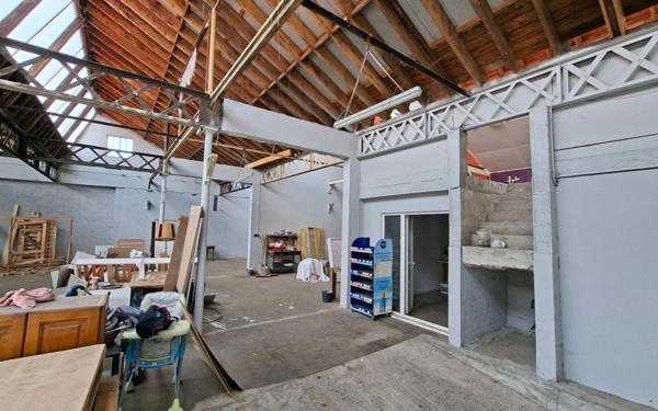 Maison à vendre    2 pièces • 200 m2 Bévenais