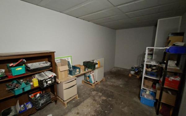 Maison à vendre    2 pièces • 200 m2 Bévenais