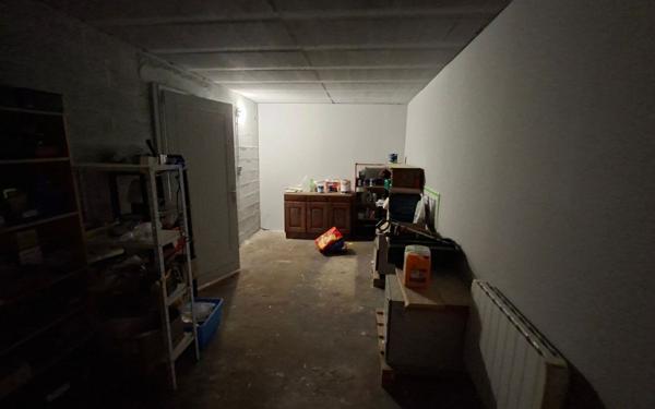 Maison à vendre    2 pièces • 200 m2 Bévenais