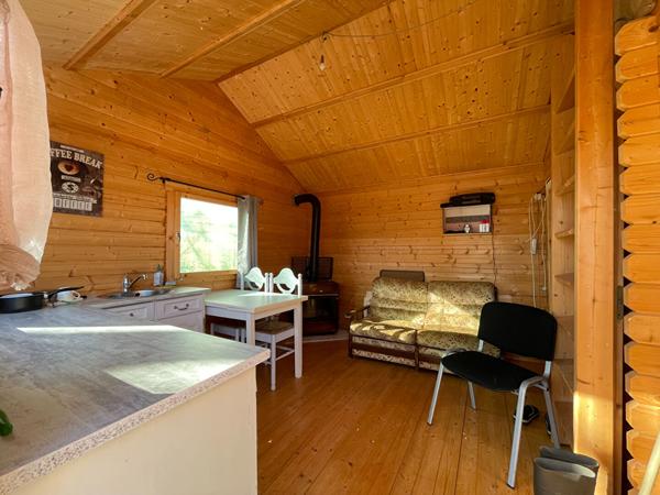 EXCLUSIVITÉ ? Terrain de 6 680 m² avec étang, île, chalet et partie constructible