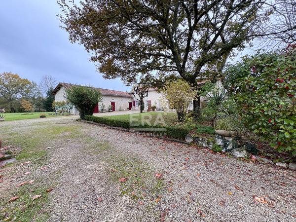 A VENDRE MAISON ANCIENNE DE TYPE 4 AVECDEPENDANCES ET 14.507M² DE TERRAIN