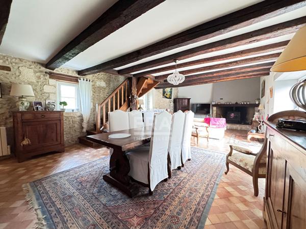 A VENDRE MAISON ANCIENNE DE TYPE 4 AVECDEPENDANCES ET 14.507M² DE TERRAIN
