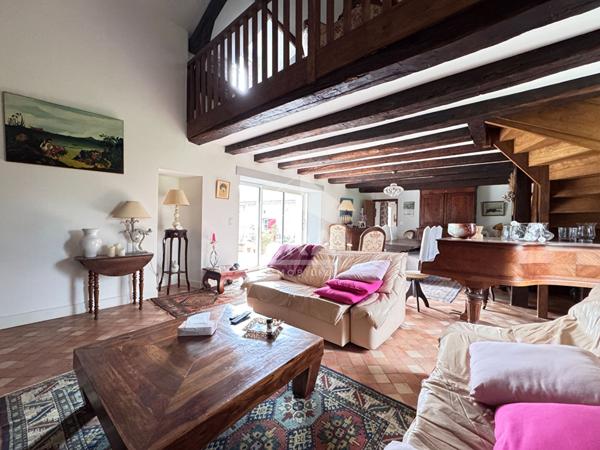 A VENDRE MAISON ANCIENNE DE TYPE 4 AVECDEPENDANCES ET 14.507M² DE TERRAIN