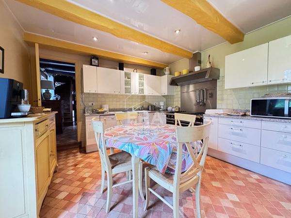 A VENDRE MAISON ANCIENNE DE TYPE 4 AVECDEPENDANCES ET 14.507M² DE TERRAIN