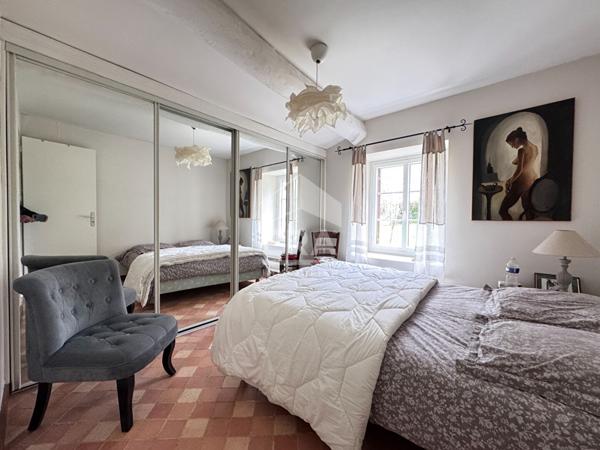 A VENDRE MAISON ANCIENNE DE TYPE 4 AVECDEPENDANCES ET 14.507M² DE TERRAIN