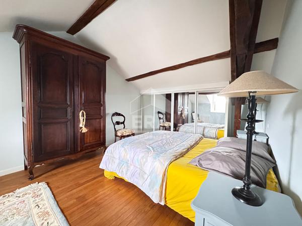 A VENDRE MAISON ANCIENNE DE TYPE 4 AVECDEPENDANCES ET 14.507M² DE TERRAIN