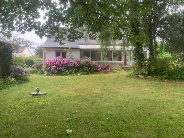 Maison traditionnelle 150m2, plain pied, commodités à pied, 1,5km des plages